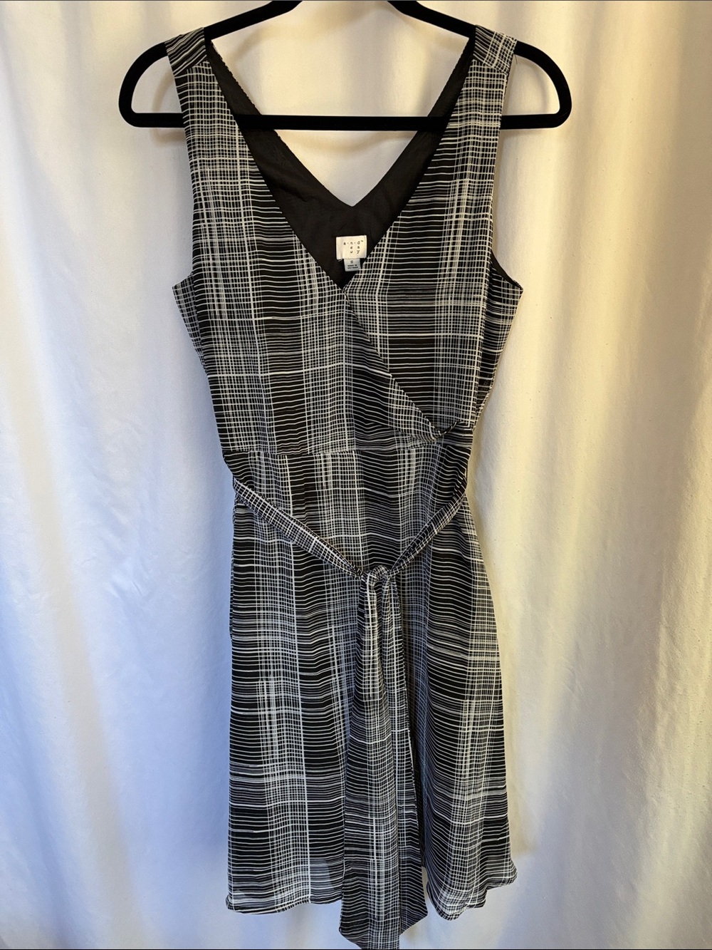 Sleeveless V-Neck Black & White Plaid Dress with Tie Waist